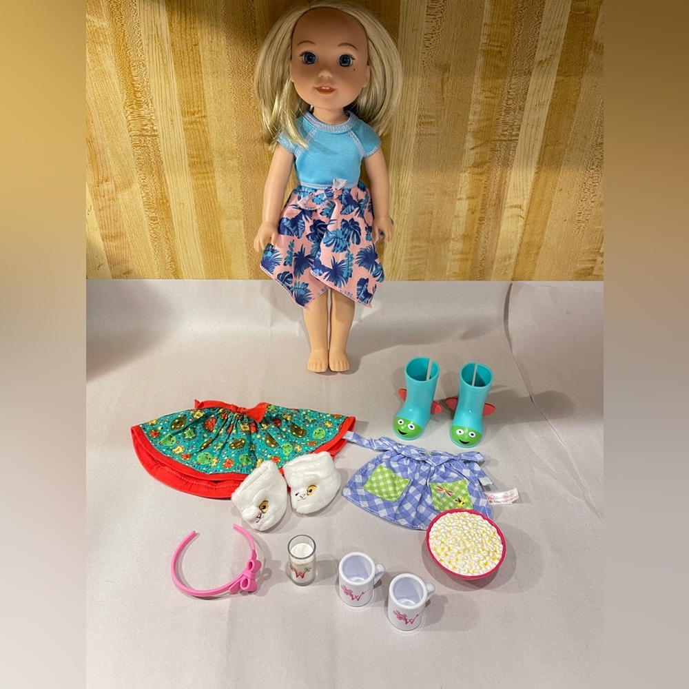 Dolls and accessories lot